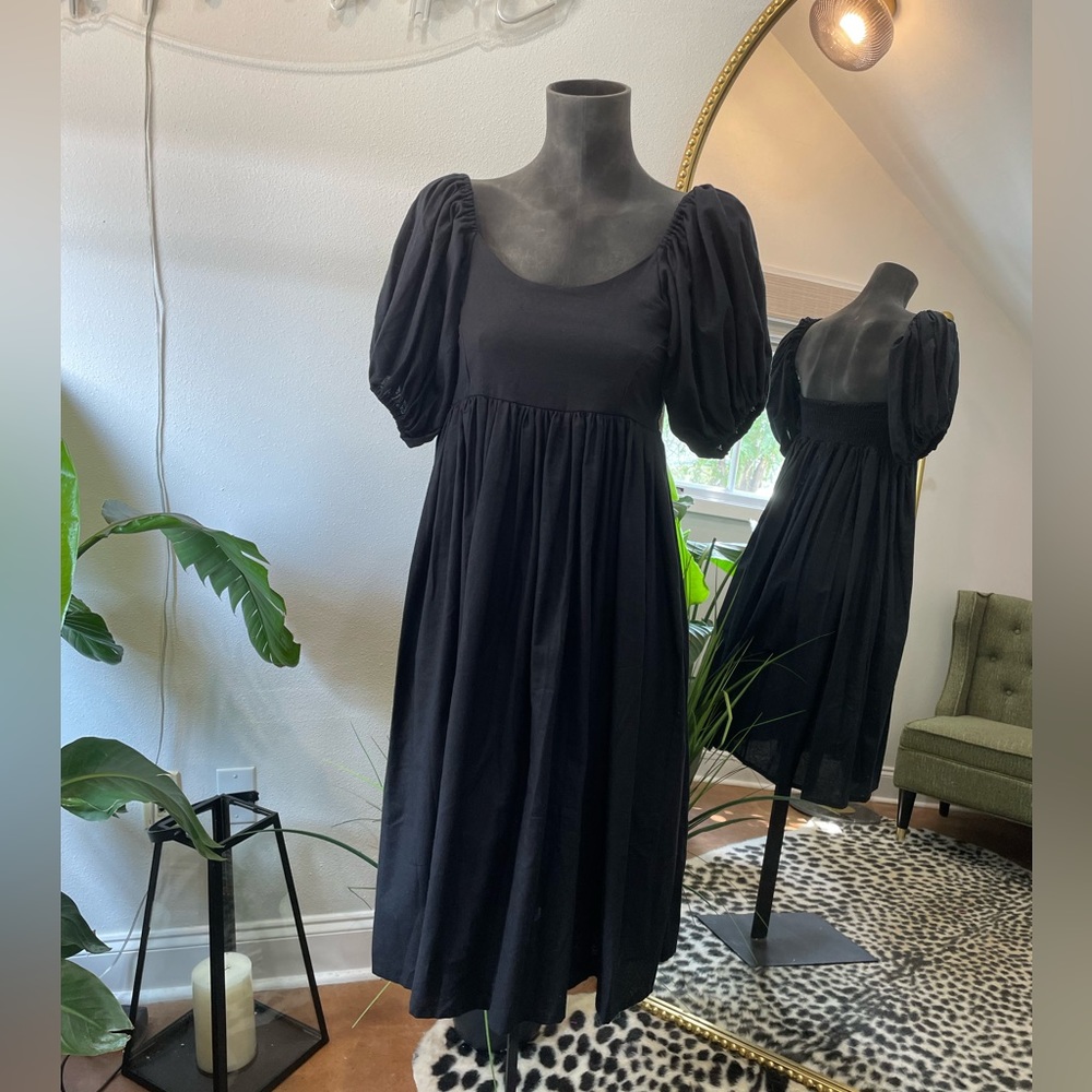 Black linen midi puff sleeve dress!!